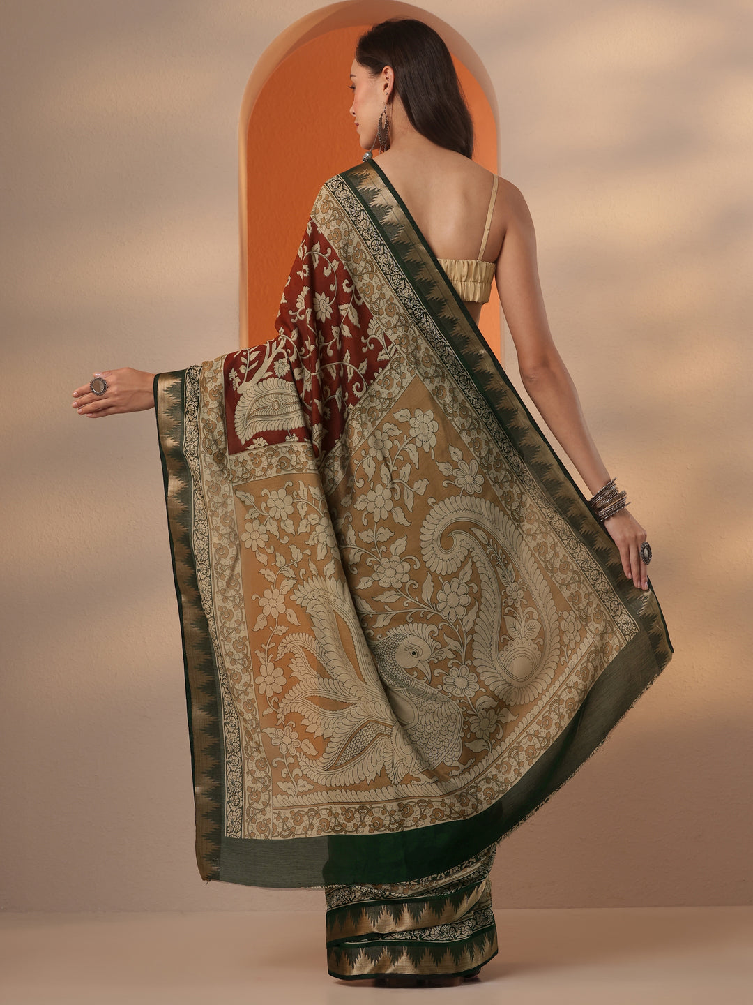 Brown Printed Silk Blend Saree With Unstitched Blouse Piece