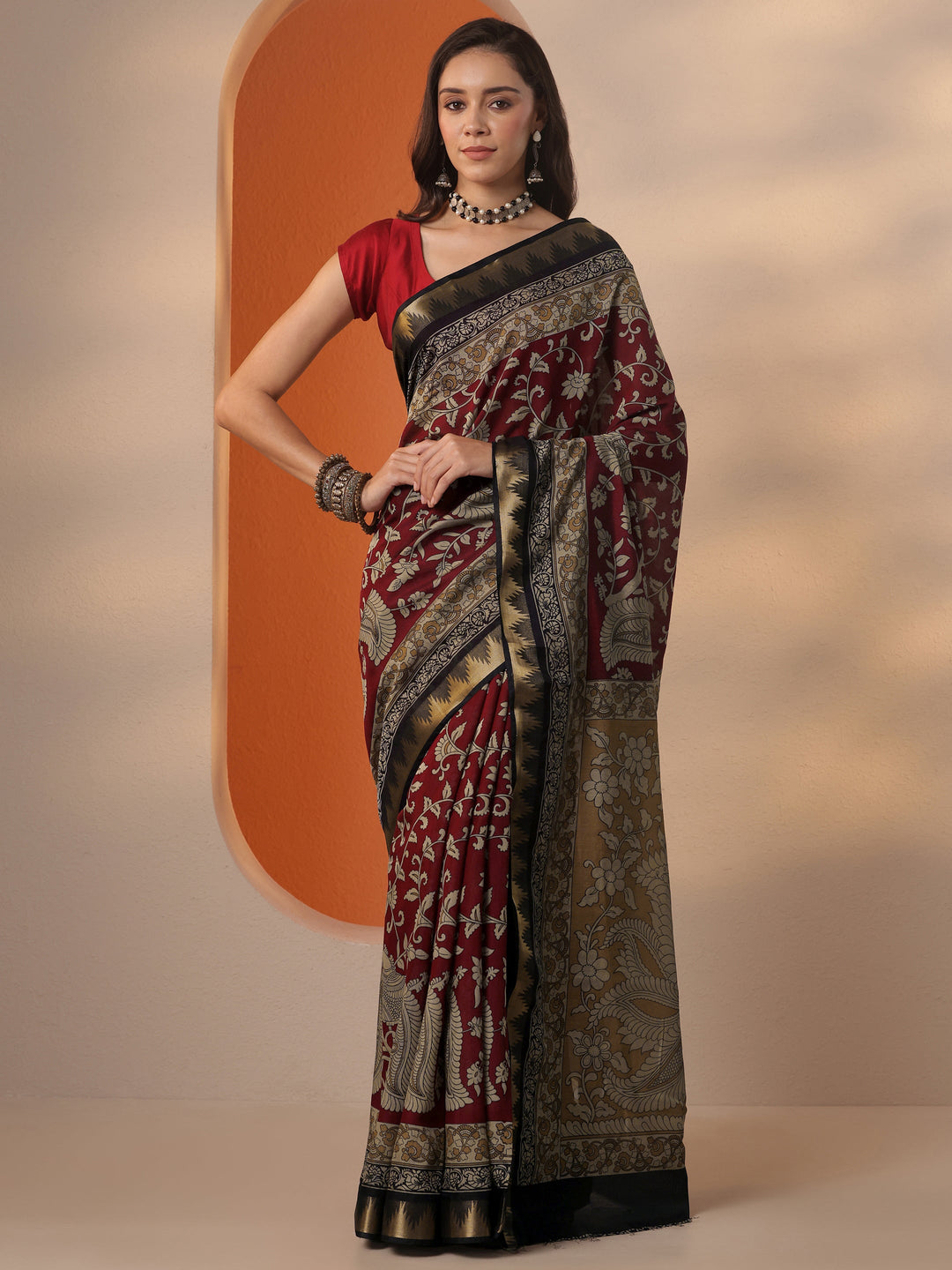 Red Printed Silk Blend Saree With Unstitched Blouse Piece