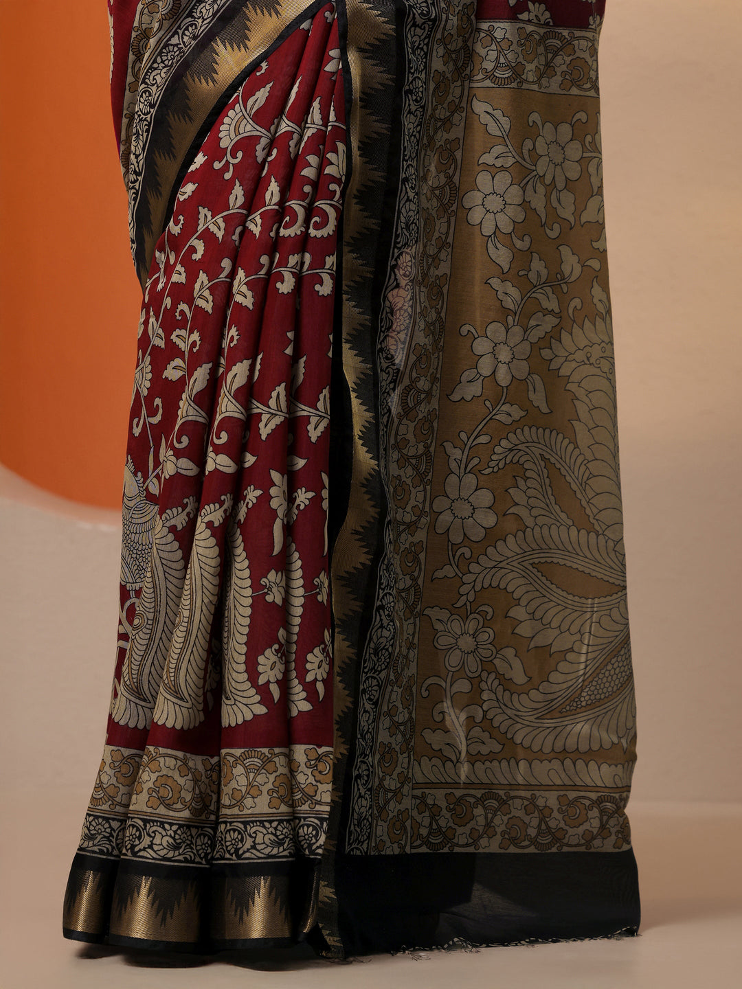Red Printed Silk Blend Saree With Unstitched Blouse Piece