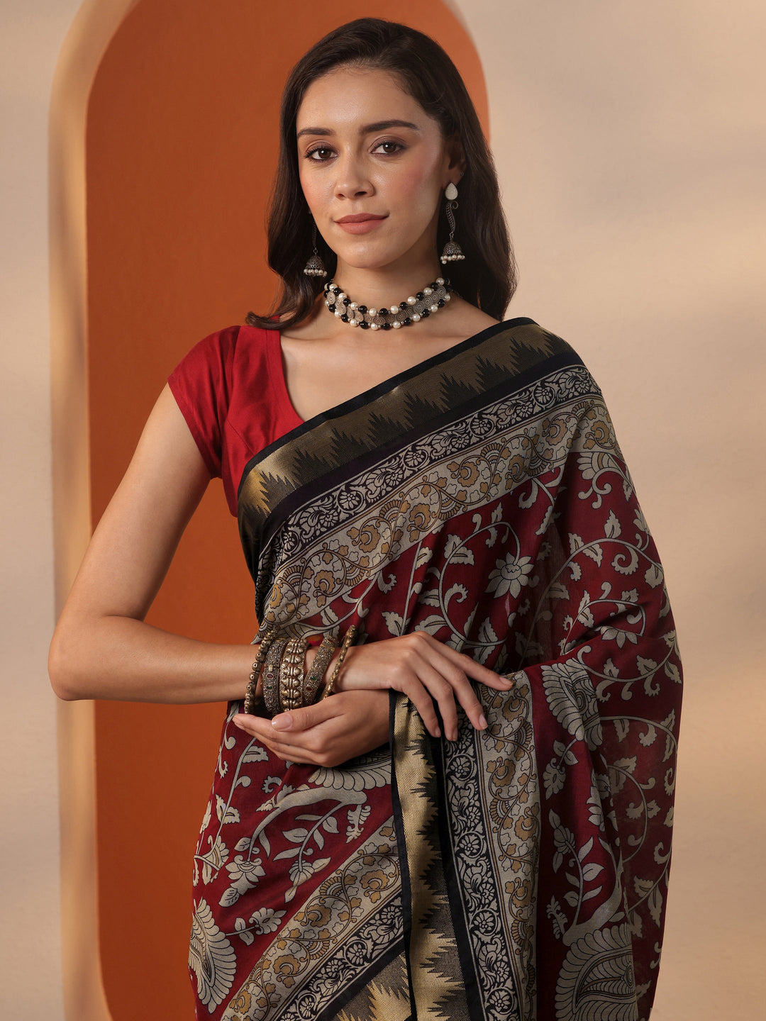Red Printed Silk Blend Saree With Unstitched Blouse Piece