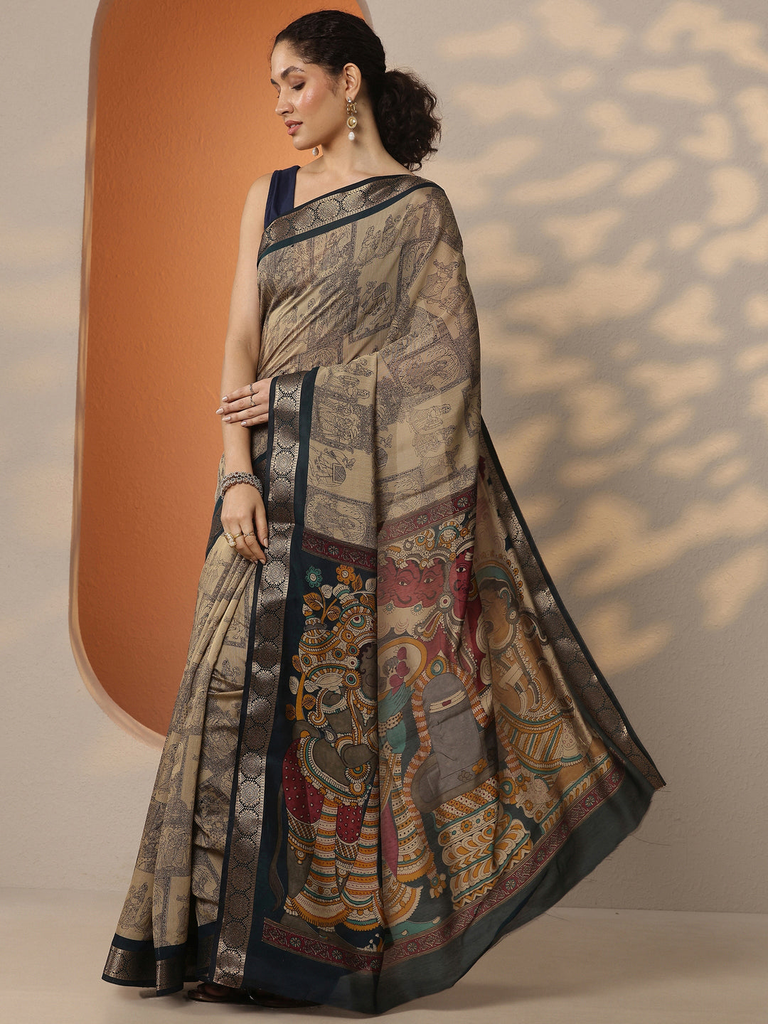 Beige Printed Silk Blend Saree With Unstitched Blouse Piece