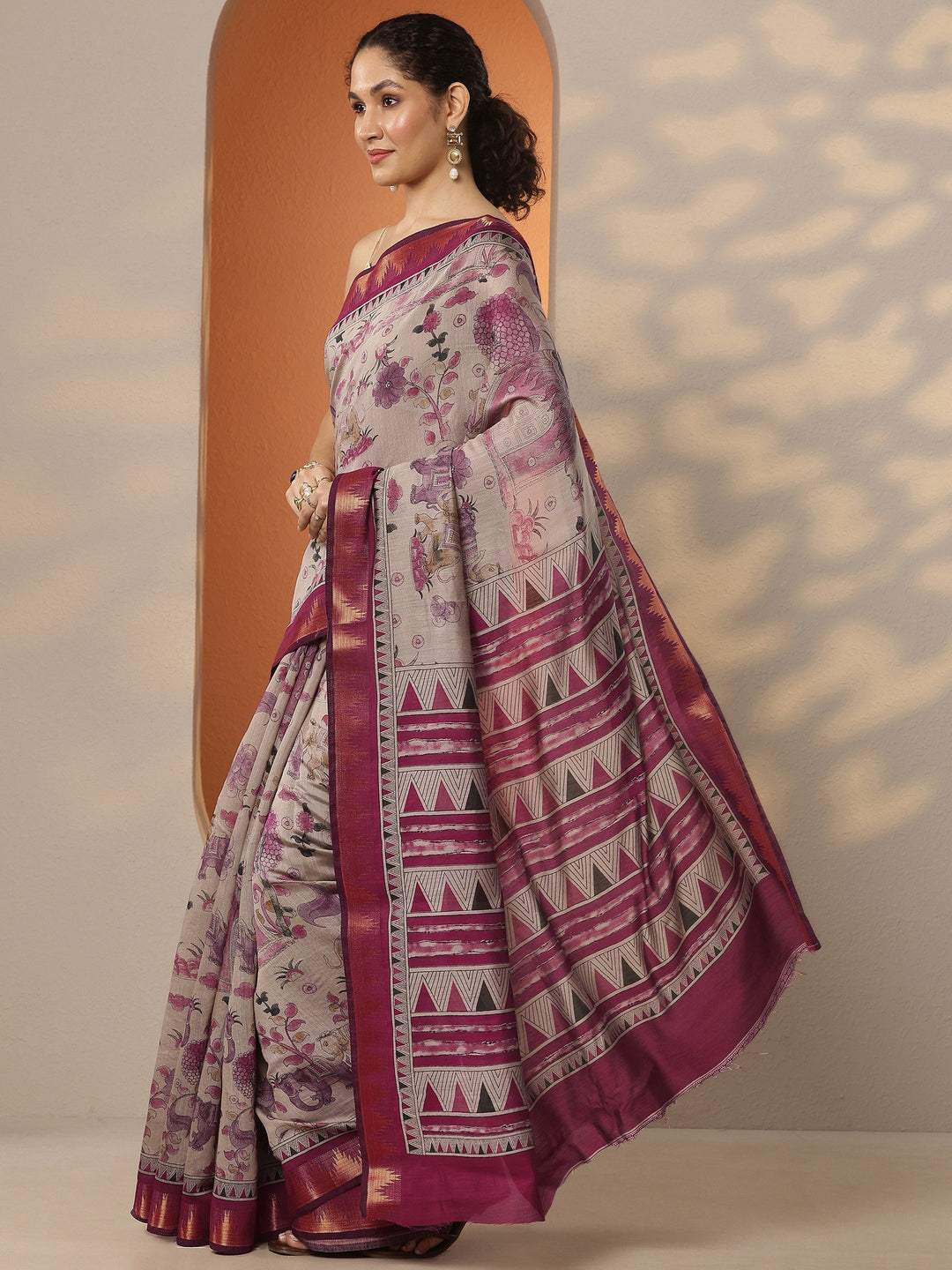 Beige Printed Silk Blend Saree With Unstitched Blouse Piece