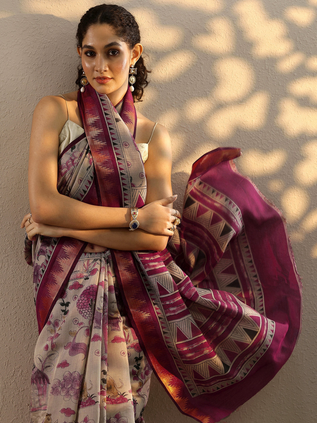 Beige Printed Silk Blend Saree With Unstitched Blouse Piece