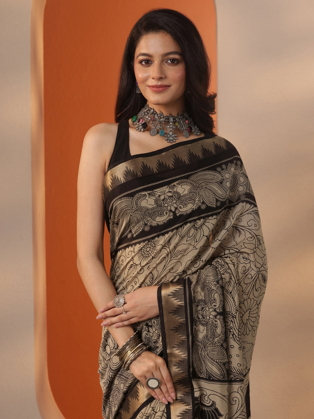 Beige Printed Silk Blend Saree With Unstitched Blouse Piece
