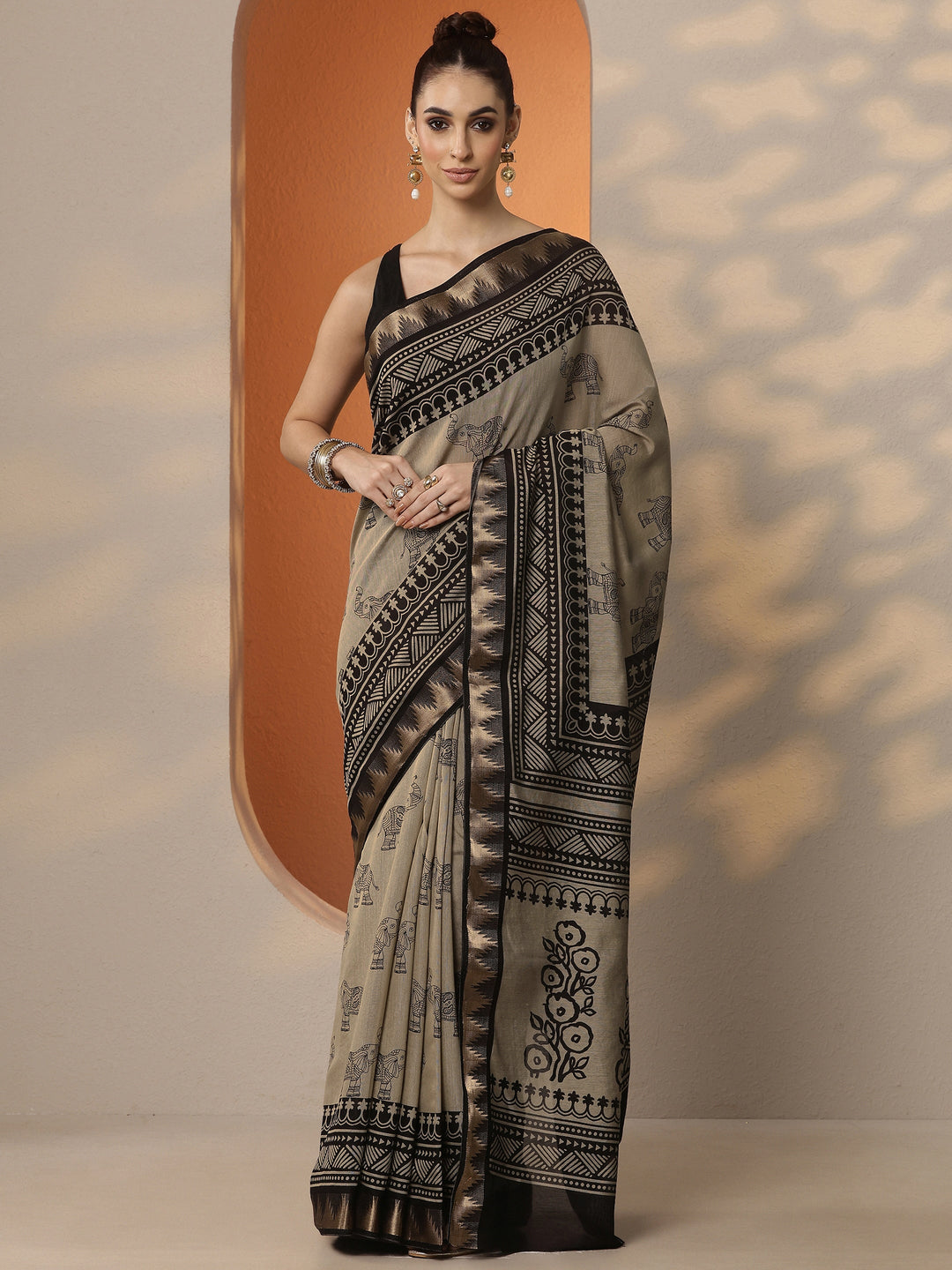 Beige Printed Silk Blend Saree With Unstitched Blouse Piece