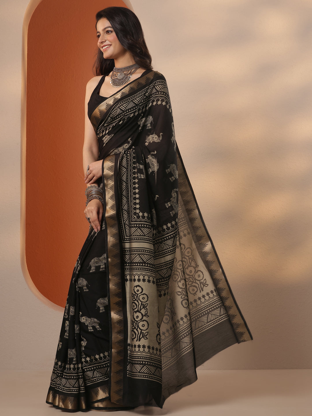Black Printed Silk Blend Saree With Unstitched Blouse Piece