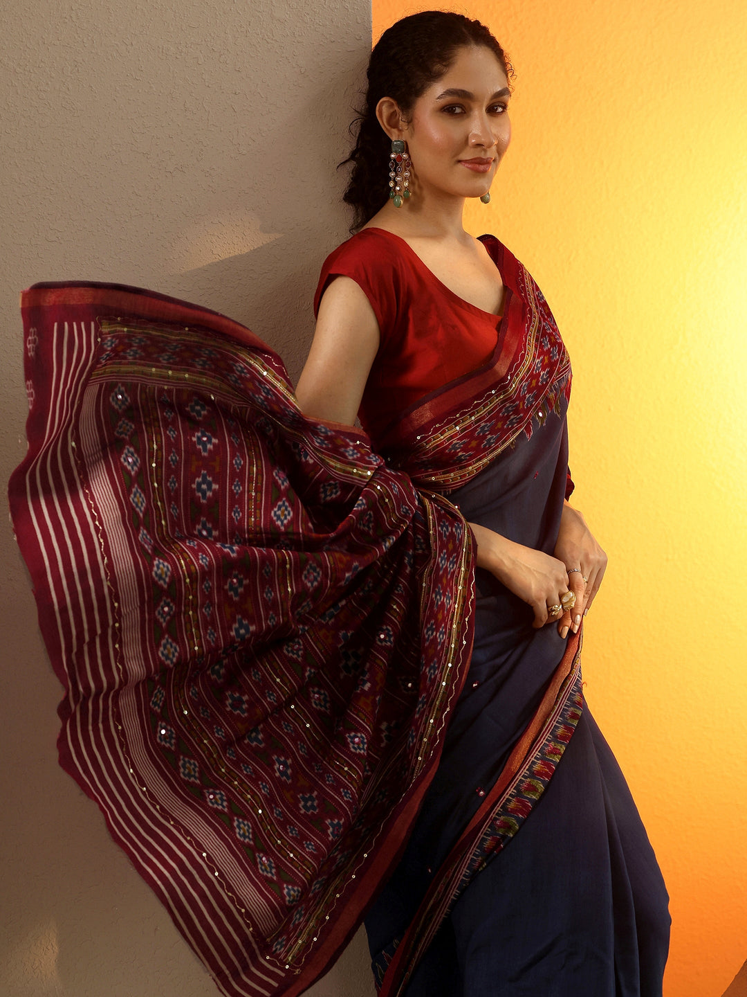Navy Blue Solid Silk Blend Saree With Unstitched Blouse Piece