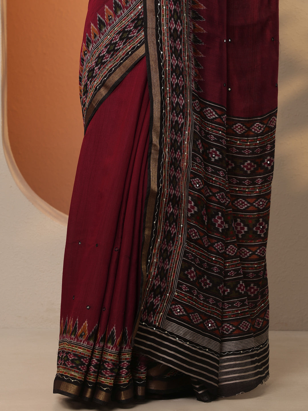 Red Solid Silk Blend Saree With Unstitched Blouse Piece