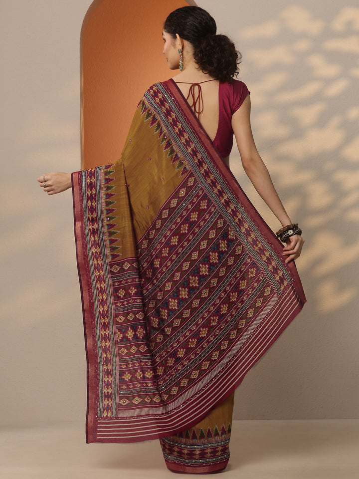 Mustard Solid Silk Blend Saree With Unstitched Blouse Piece