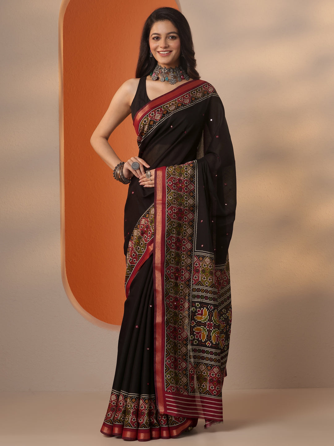 Black Solid Silk Blend Saree With Unstitched Blouse Piece
