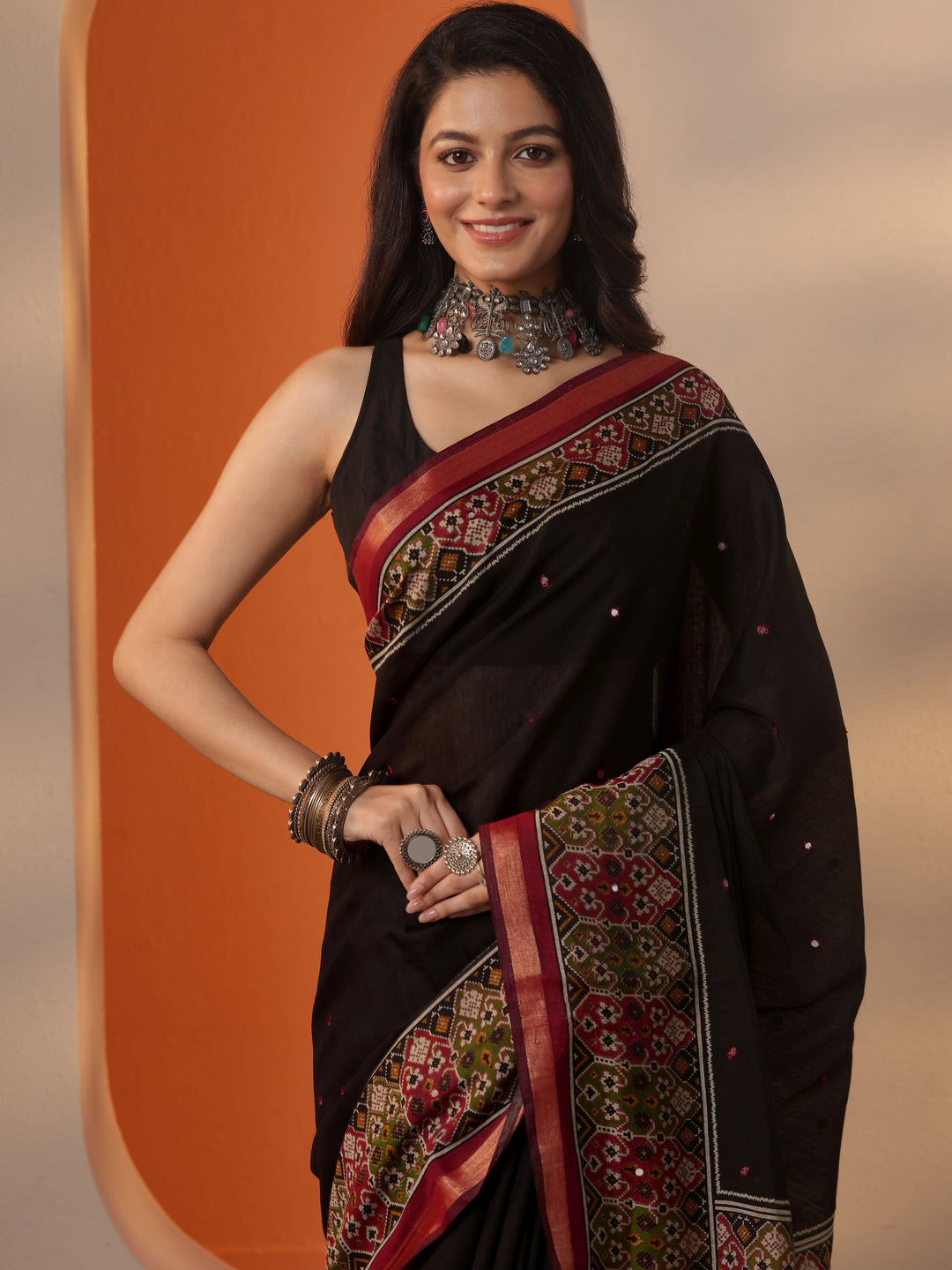 Black Solid Silk Blend Saree With Unstitched Blouse Piece
