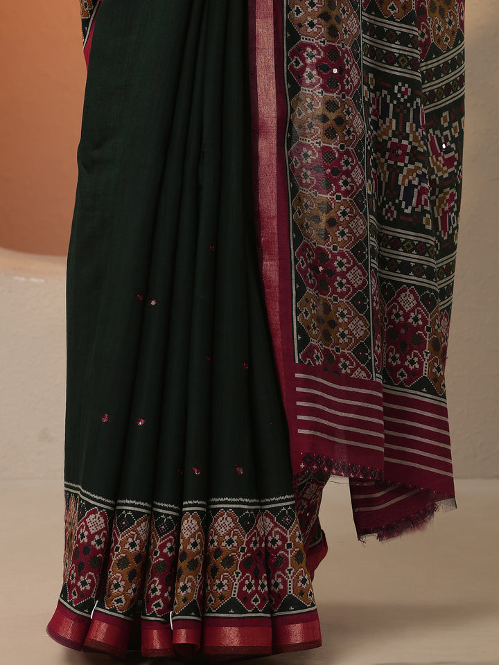 Green Solid Silk Blend Saree With Unstitched Blouse Piece