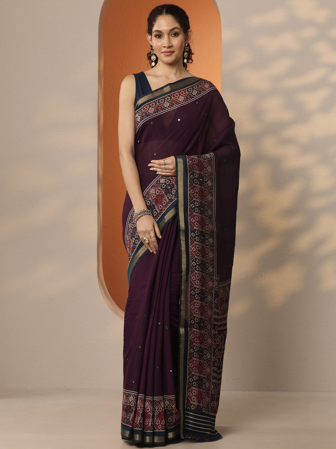 Burgundy Solid Silk Blend Saree With Unstitched Blouse Piece
