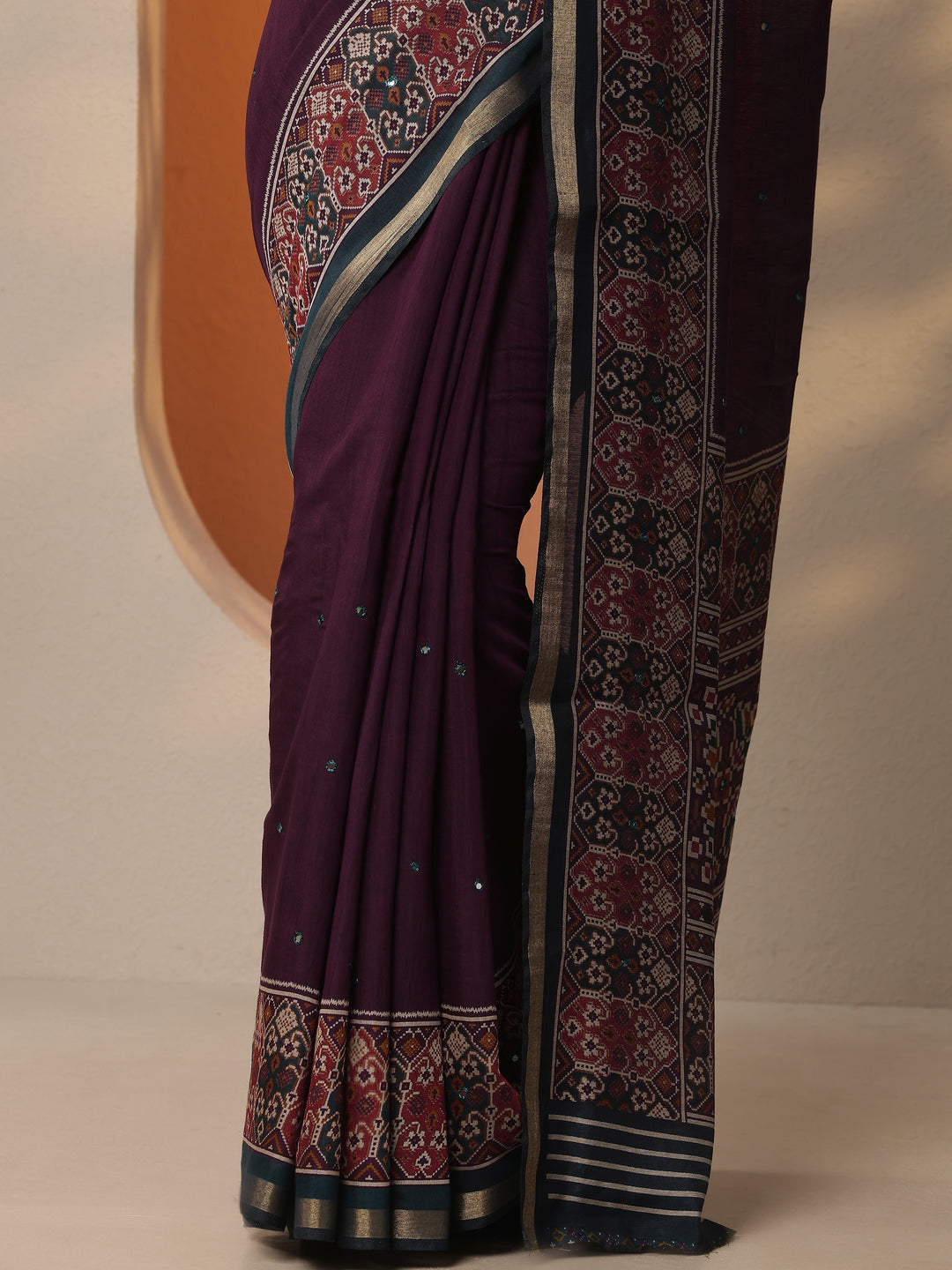 Burgundy Solid Silk Blend Saree With Unstitched Blouse Piece