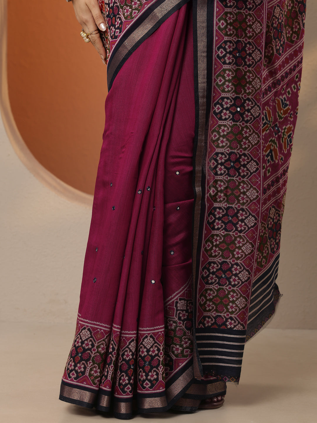 Pink Solid Silk Blend Saree With Unstitched Blouse Piece