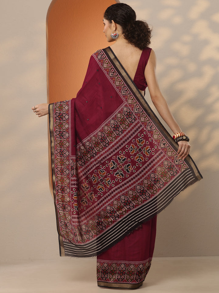 Red Solid Silk Blend Saree With Unstitched Blouse Piece