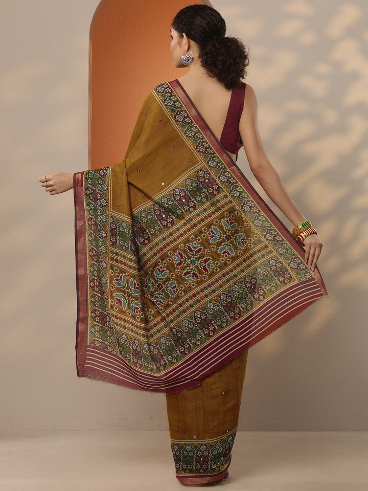 Mustard Solid Silk Blend Saree With Unstitched Blouse Piece