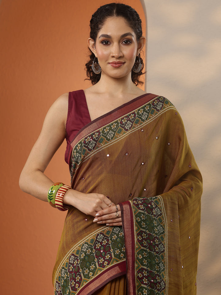 Mustard Solid Silk Blend Saree With Unstitched Blouse Piece
