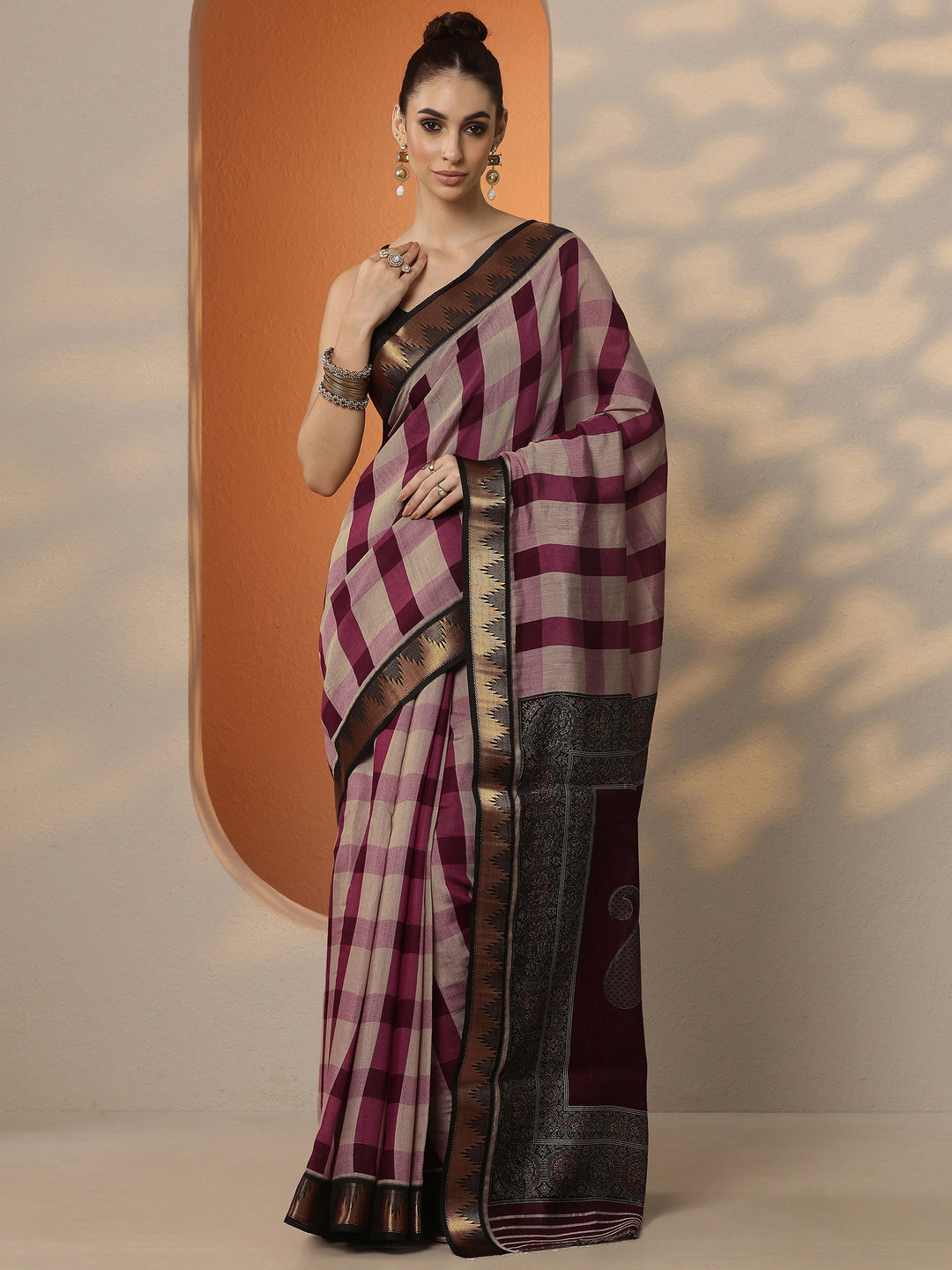 Beige Printed Silk Blend Saree With Unstitched Blouse Piece
