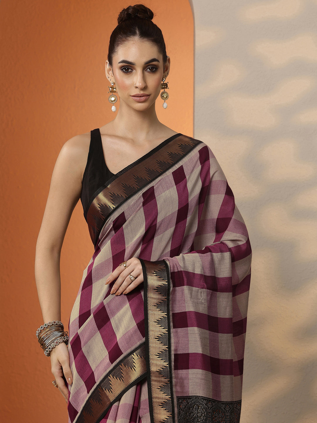 Beige Printed Silk Blend Saree With Unstitched Blouse Piece