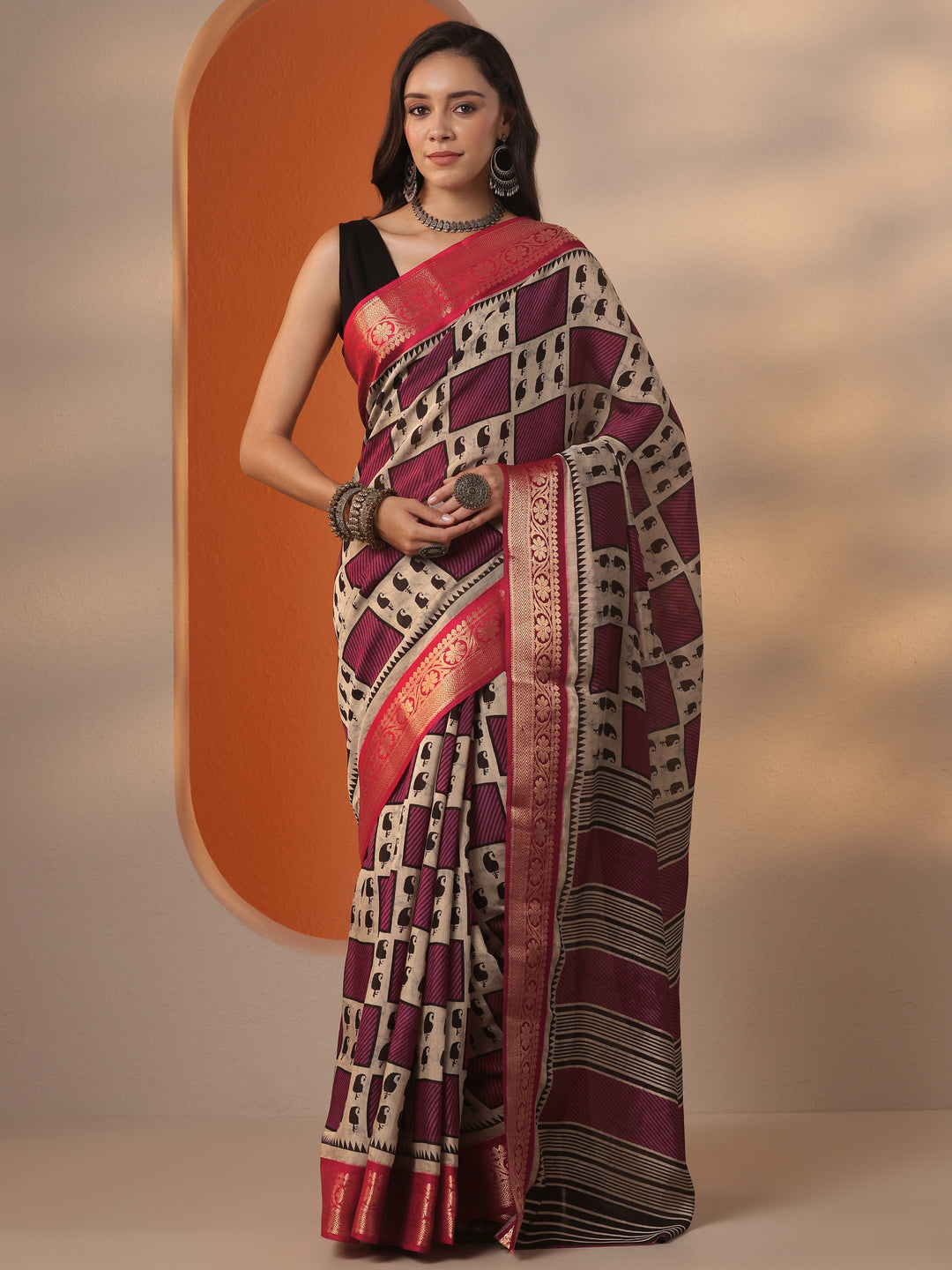 Grey Printed Silk Blend Saree With Unstitched Blouse Piece