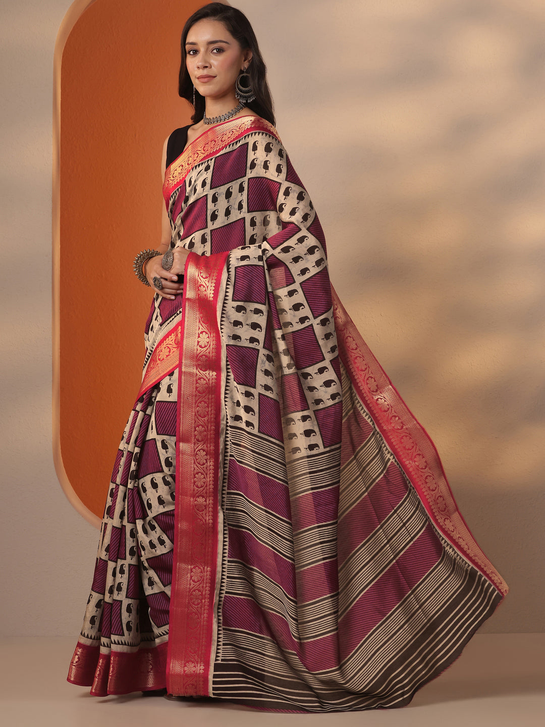 Grey Printed Silk Blend Saree With Unstitched Blouse Piece