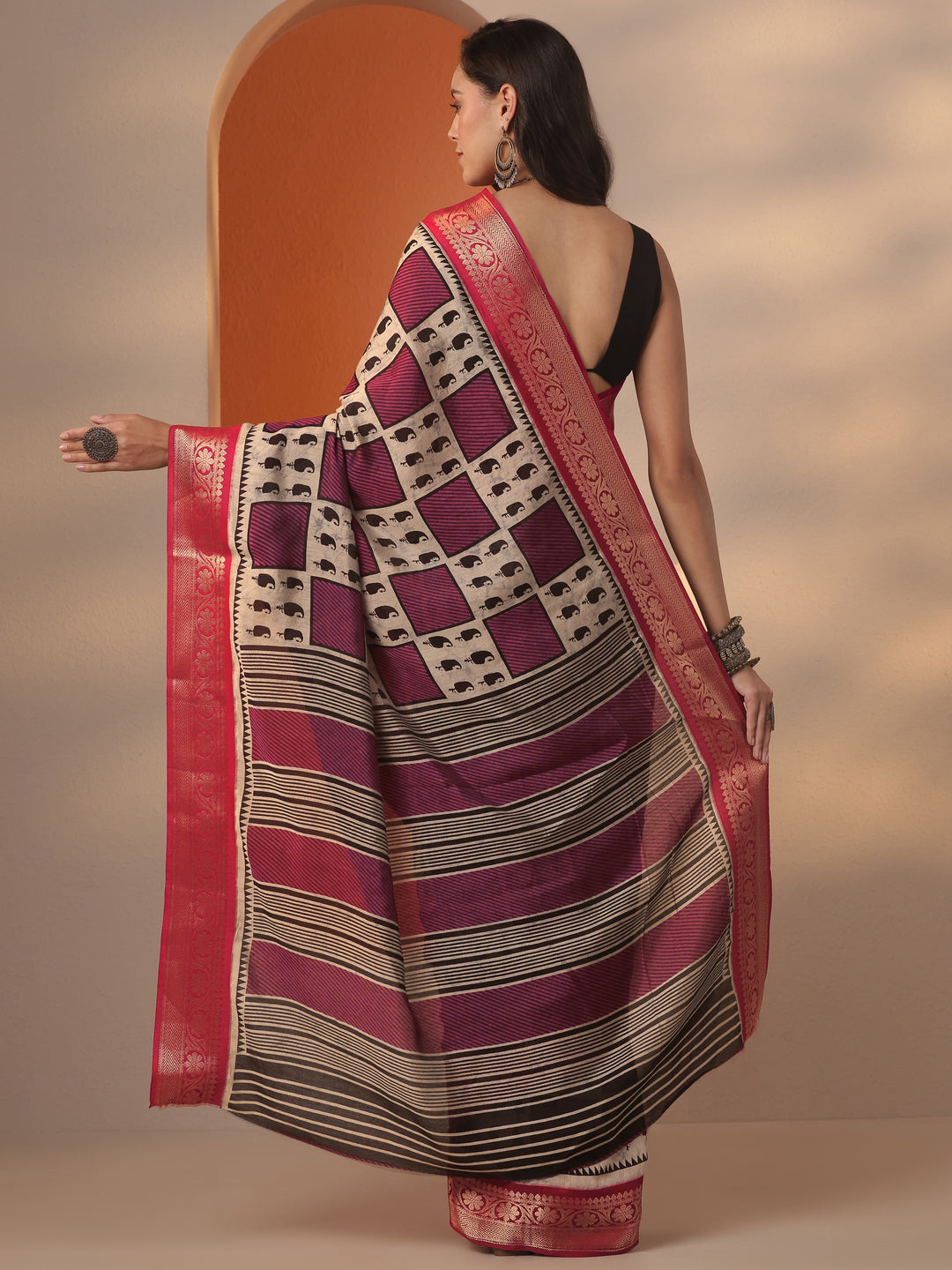 Grey Printed Silk Blend Saree With Unstitched Blouse Piece