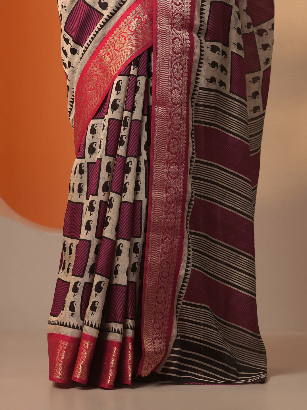 Grey Printed Silk Blend Saree With Unstitched Blouse Piece