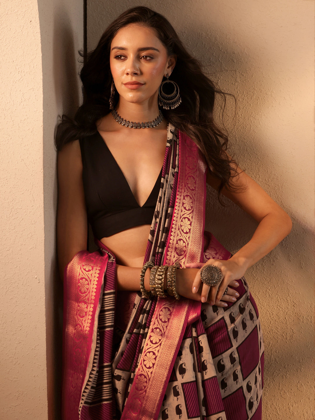 Grey Printed Silk Blend Saree With Unstitched Blouse Piece