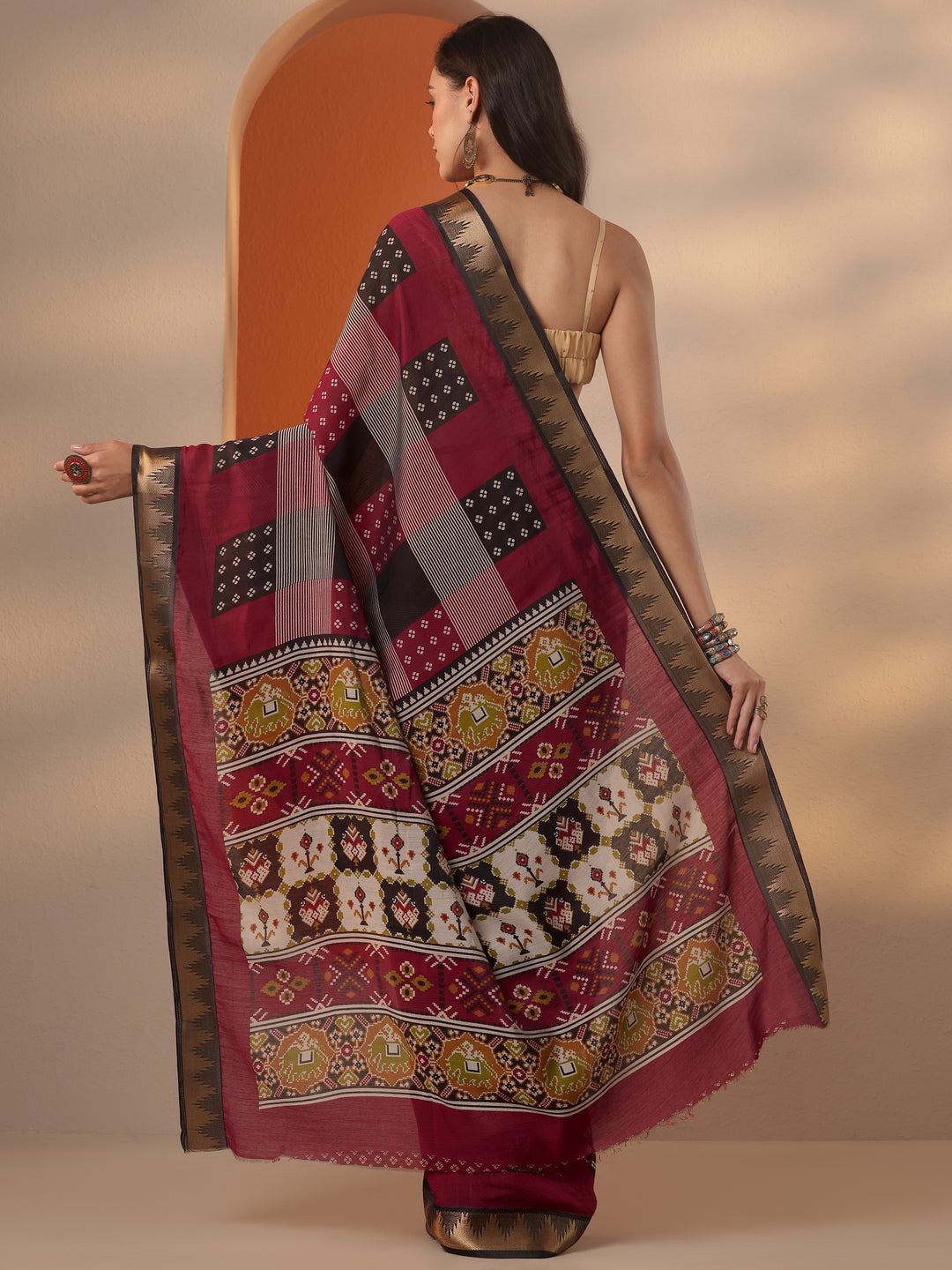 Multi Printed Silk Blend Saree With Unstitched Blouse Piece