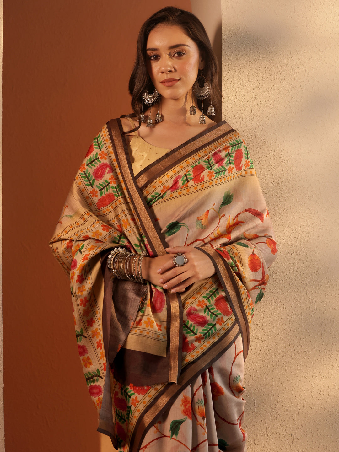 Beige Printed Silk Blend Saree With Unstitched Blouse Piece