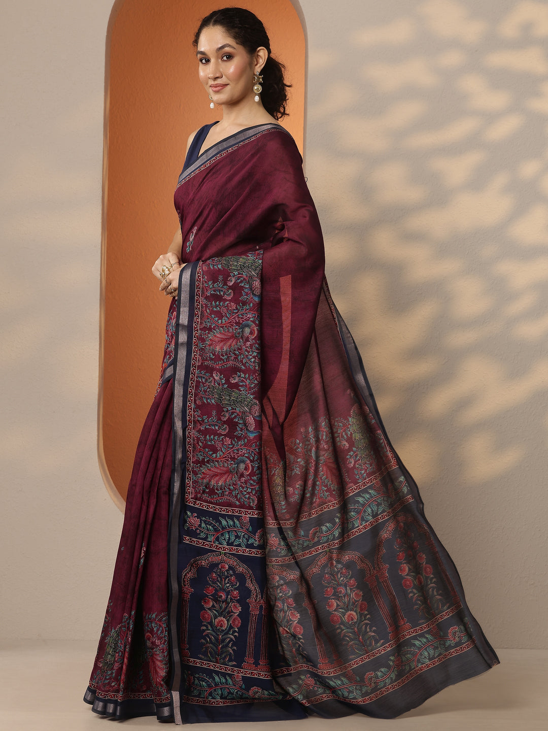 Maroon Printed Silk Blend Saree With Unstitched Blouse Piece