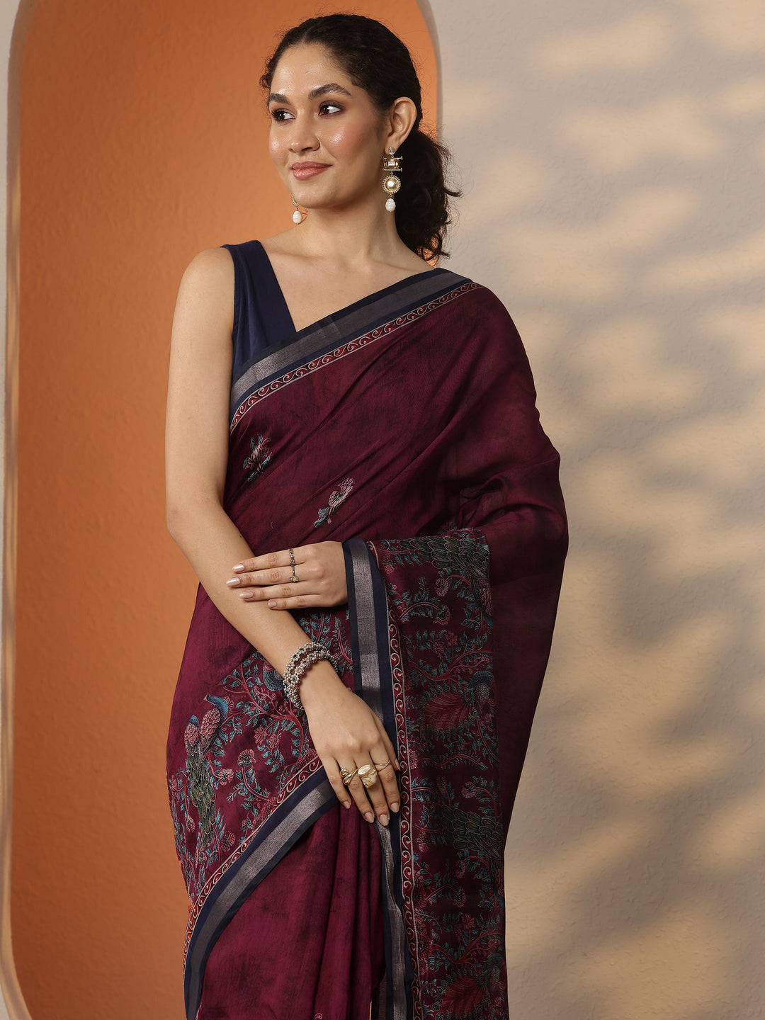 Maroon Printed Silk Blend Saree With Unstitched Blouse Piece