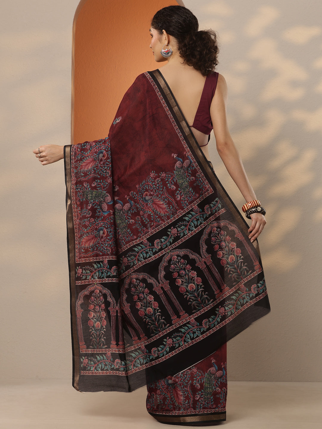 Red Printed Silk Blend Saree With Unstitched Blouse Piece
