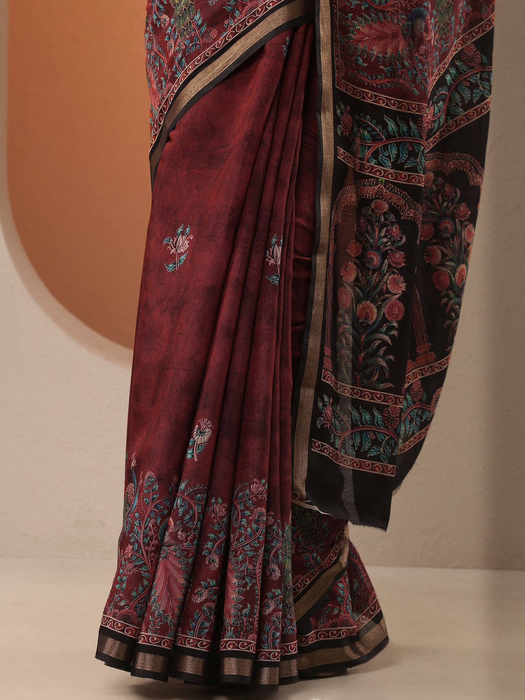 Red Printed Silk Blend Saree With Unstitched Blouse Piece