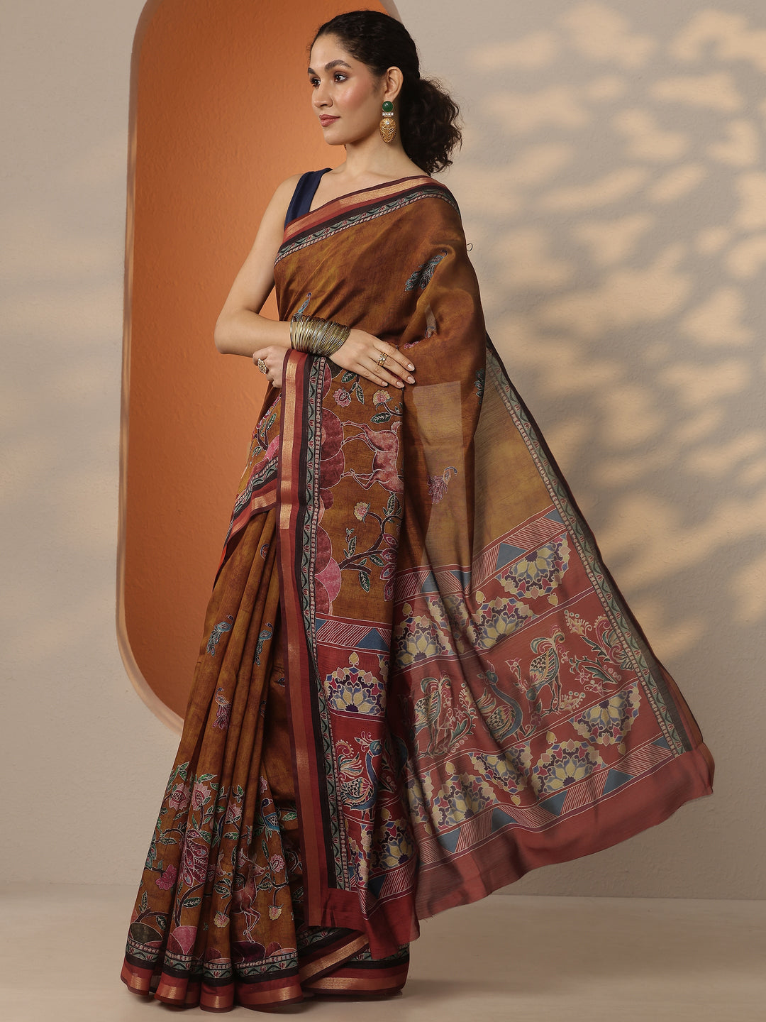 Mustard Printed Silk Blend Saree With Unstitched Blouse Piece