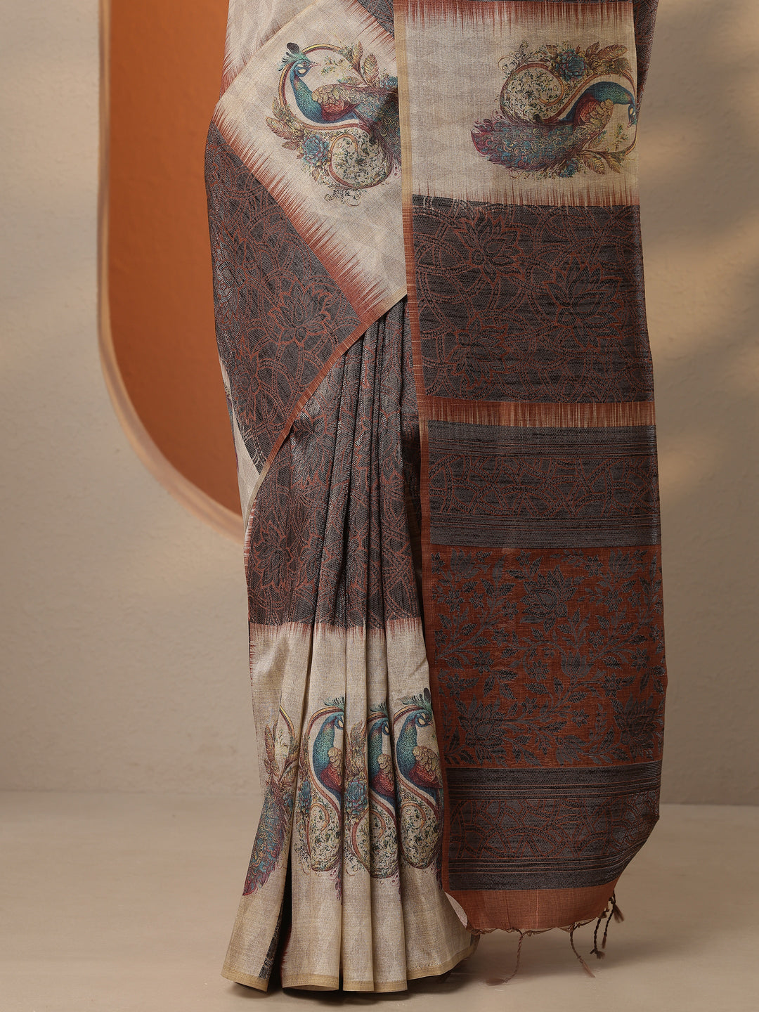 Beige Printed Silk Blend Saree With Unstitched Blouse Piece