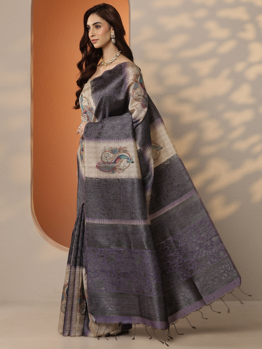 Beige Printed Silk Blend Saree With Unstitched Blouse Piece