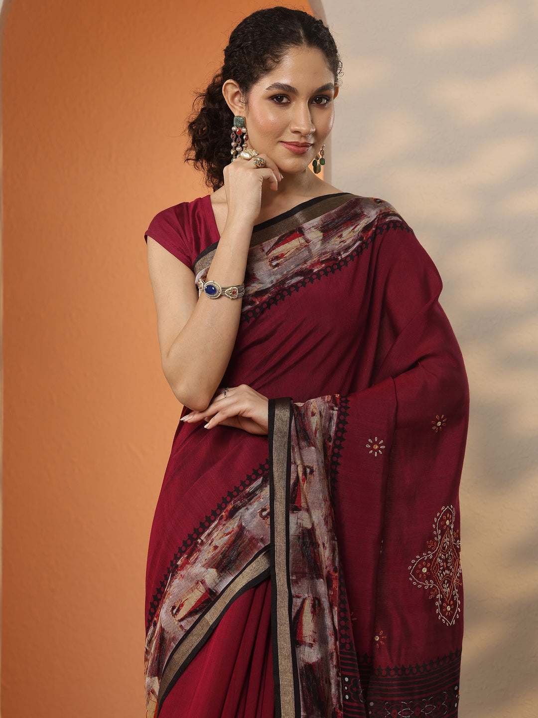 Maroon Printed Silk Blend Saree With Unstitched Blouse Piece