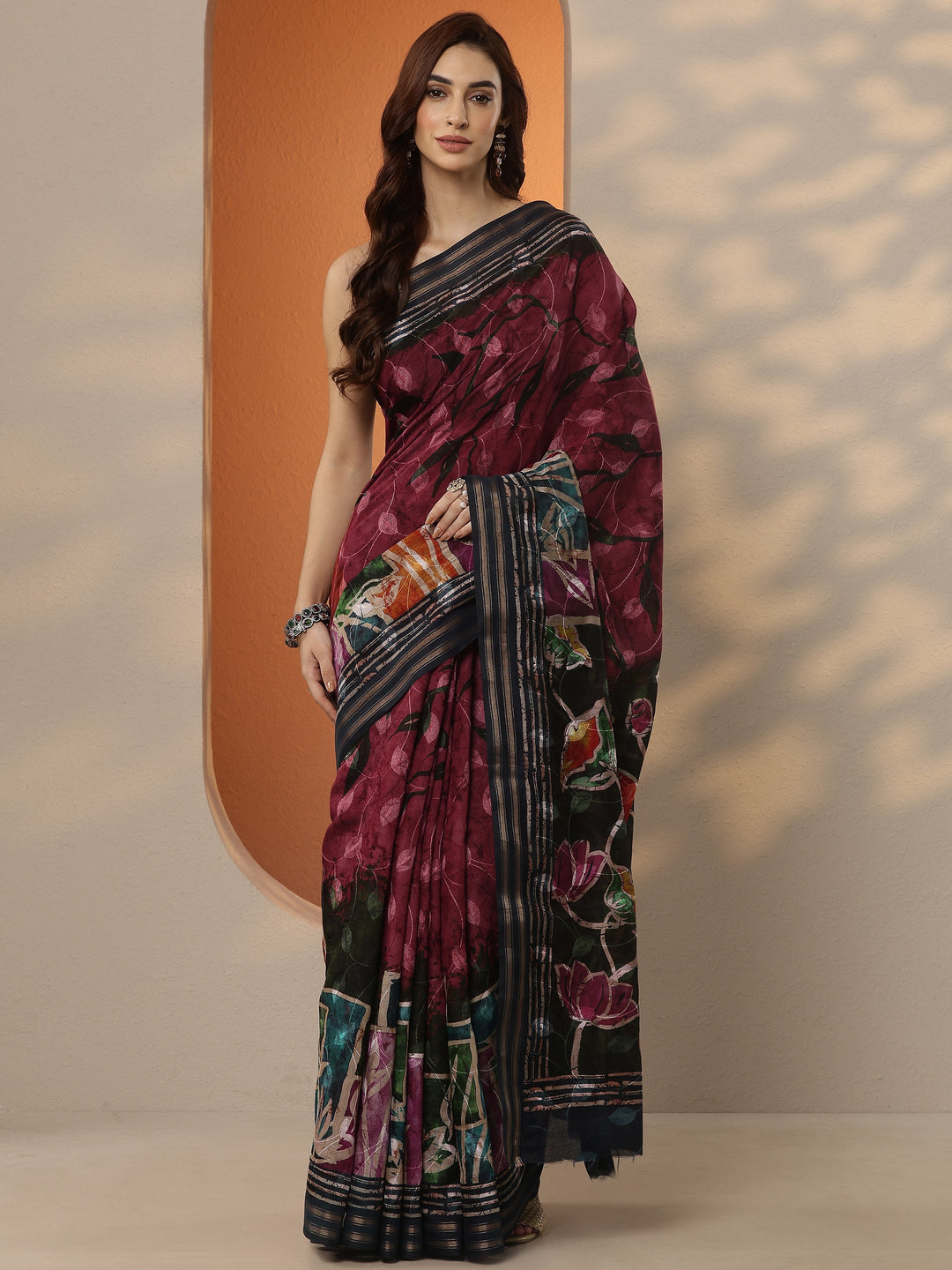 Maroon Printed Silk Blend Saree With Unstitched Blouse Piece