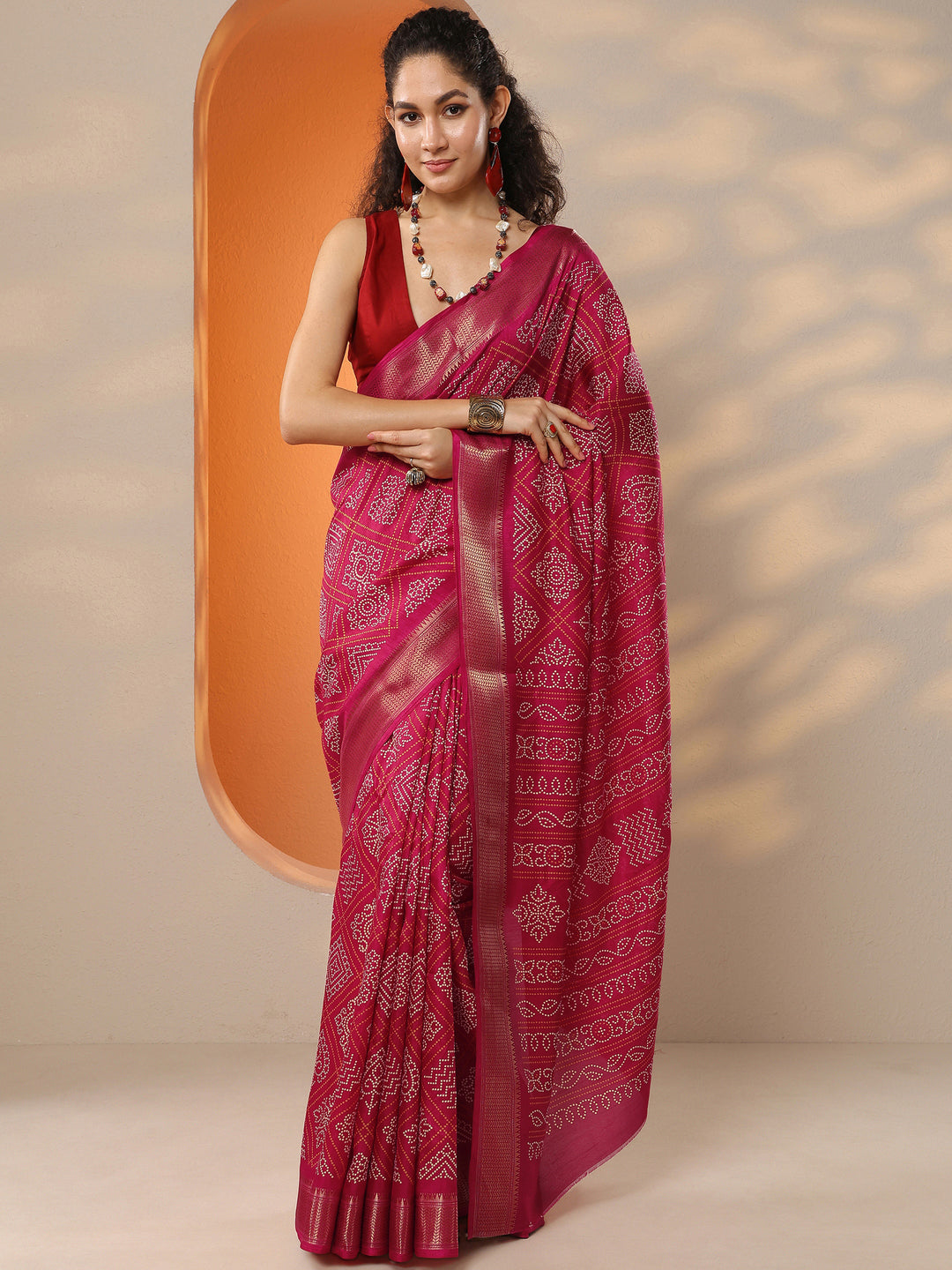 Red Bandhani Printed Silk Blend Saree With Unstitched Blouse Piece