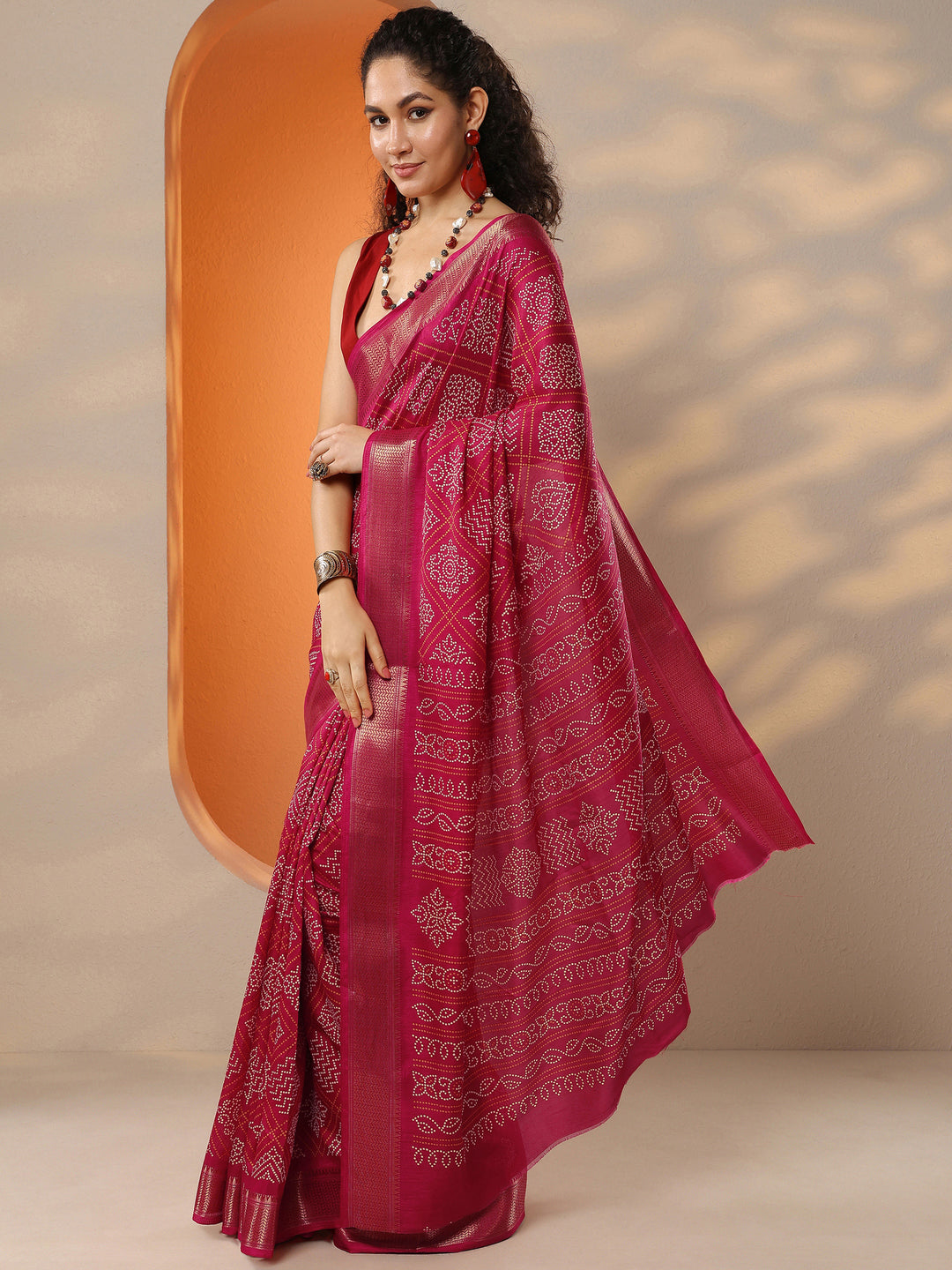 Red Bandhani Printed Silk Blend Saree With Unstitched Blouse Piece