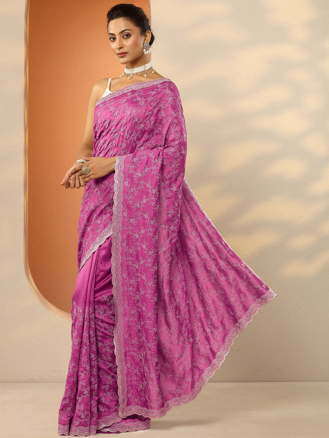 Mauve Embroidered Silk Blend Saree With Unstitched Blouse Piece
