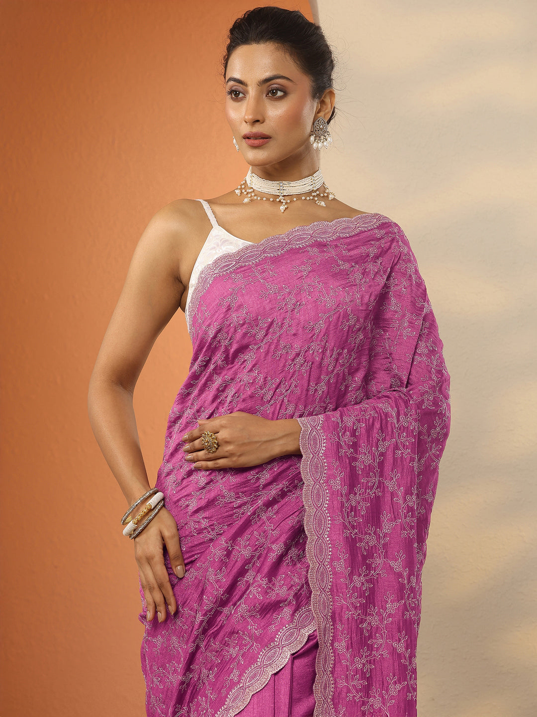 Mauve Embroidered Silk Blend Saree With Unstitched Blouse Piece
