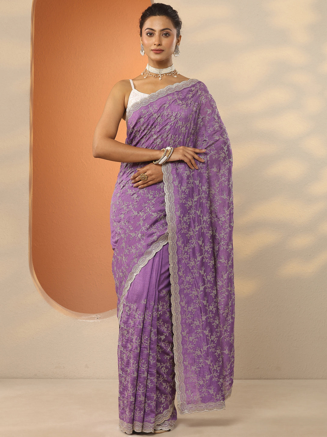 Purple Embroidered Silk Blend Saree With Unstitched Blouse Piece