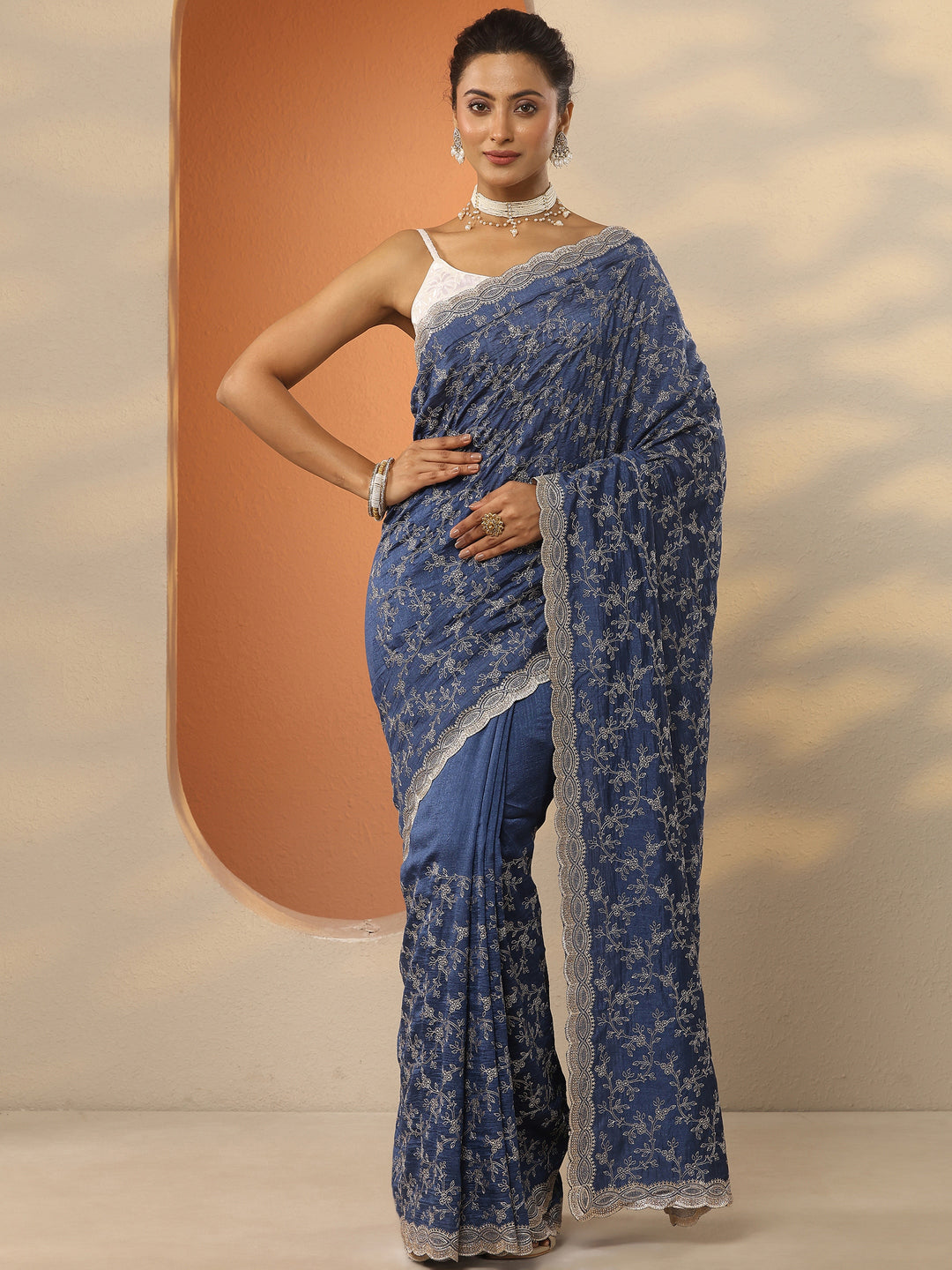 Navy Blue Embroidered Silk Blend Saree With Unstitched Blouse Piece