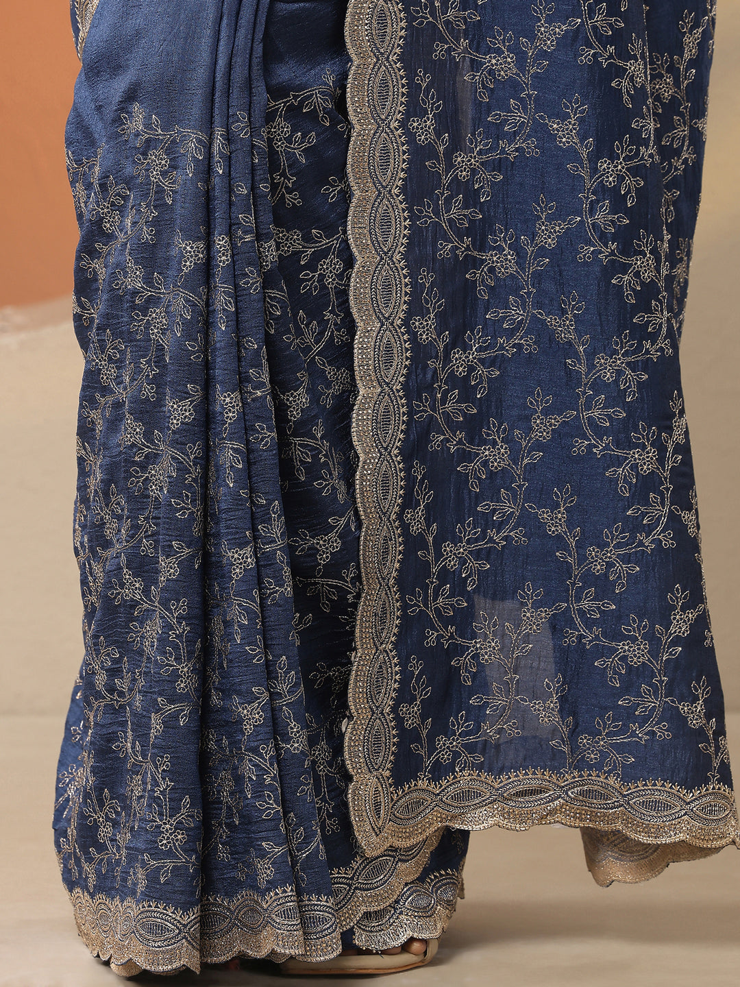 Navy Blue Embroidered Silk Blend Saree With Unstitched Blouse Piece