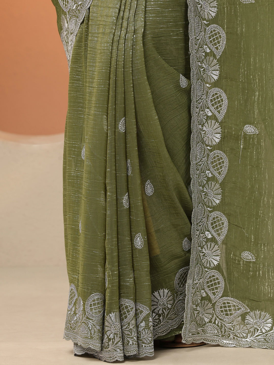 Green Embroidered Organza Saree With Unstitched Blouse Piece