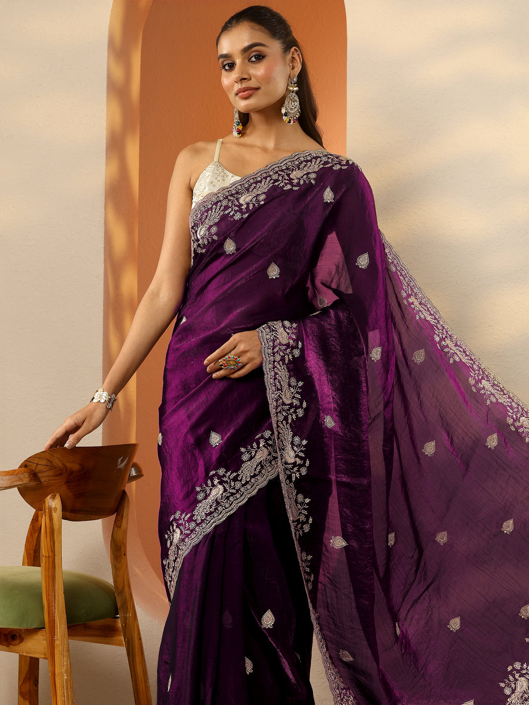 Magenta Embroidered Organza Saree With Unstitched Blouse Piece