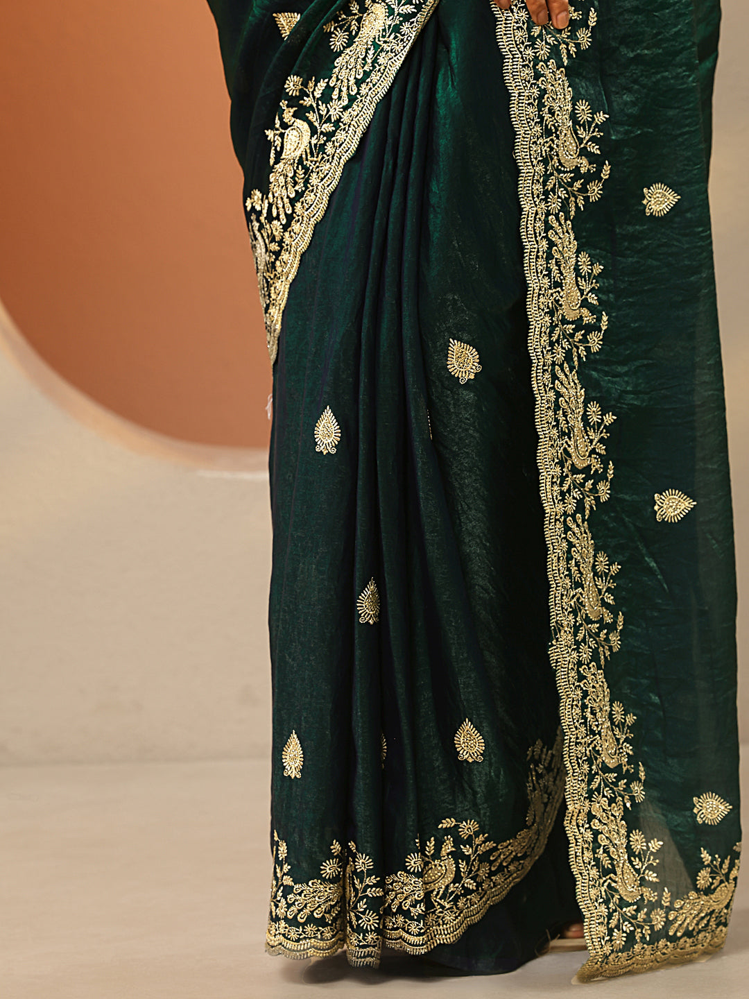 Green Embroidered Organza Saree With Unstitched Blouse Piece